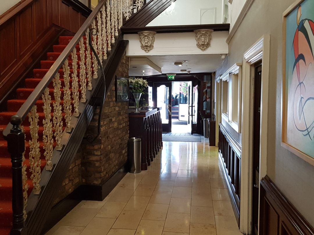 Hibernian Hotel & Leisure Centre主图