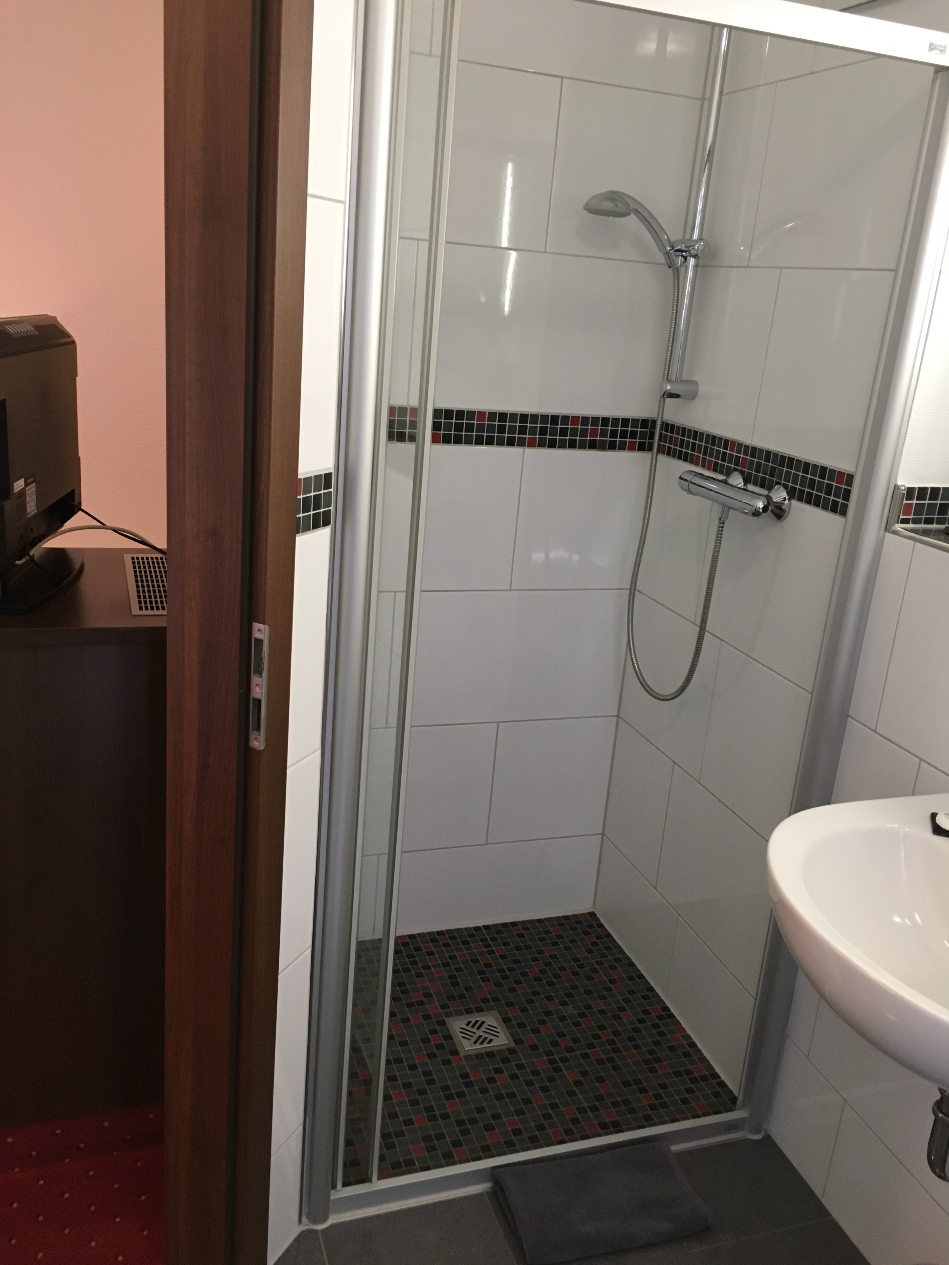 HIB Hotel in Baesweiler-浴室