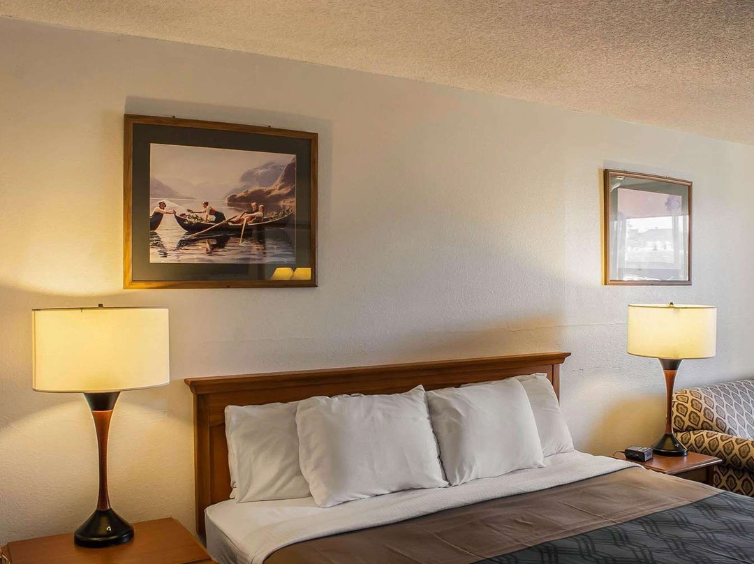 Econo Lodge Inn & Suites主图