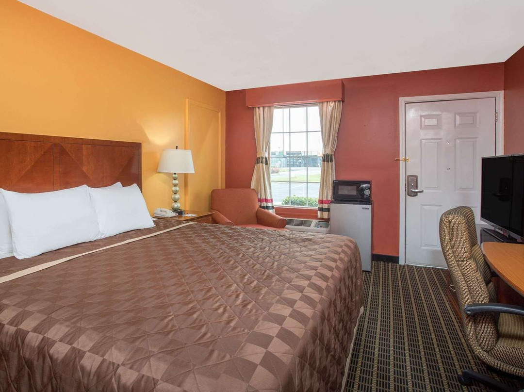 Baymont inn By Wyndham Commerce GA Next to Tanger Outlet Mall主图