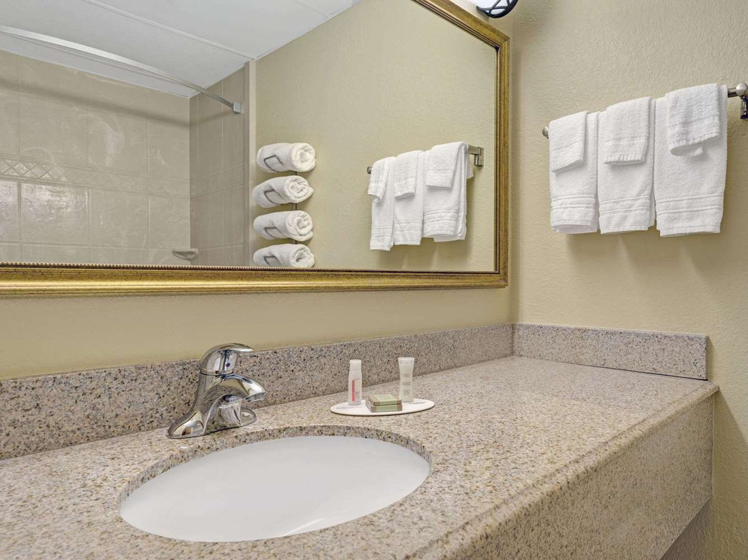 Super 8 by Wyndham Monticello主图