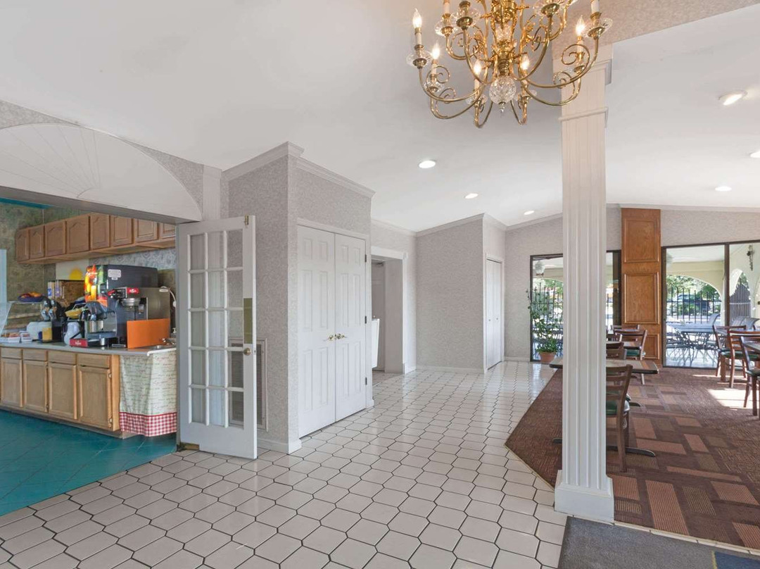 Days Inn by Wyndham Lenoir City主图