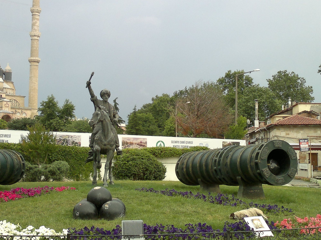 Fatih Sultan Mehmet Heykeli-Edirne必去景点