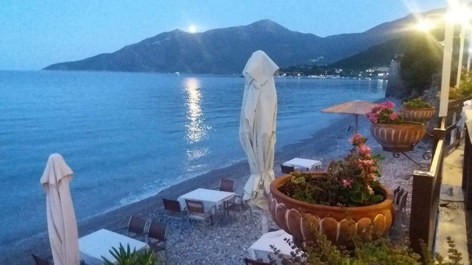 Poulithra餐馆和美食-Zavalis Taverna