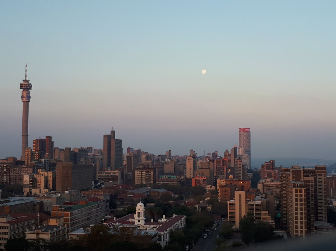 帕克通尼安普罗提全套房酒店主图