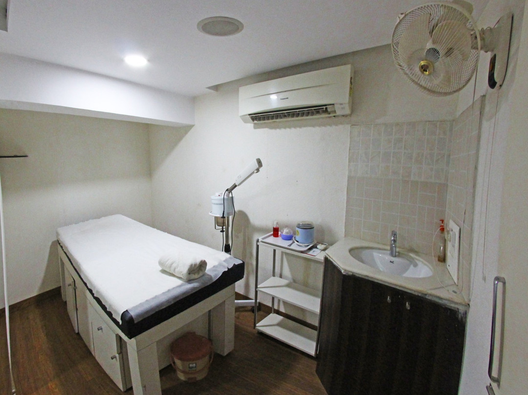 Neomis Hair & Beauty Salon, Ponda景点图片