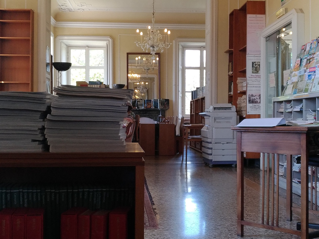 Biblioteca Internazionale-拉帕洛必去景点
