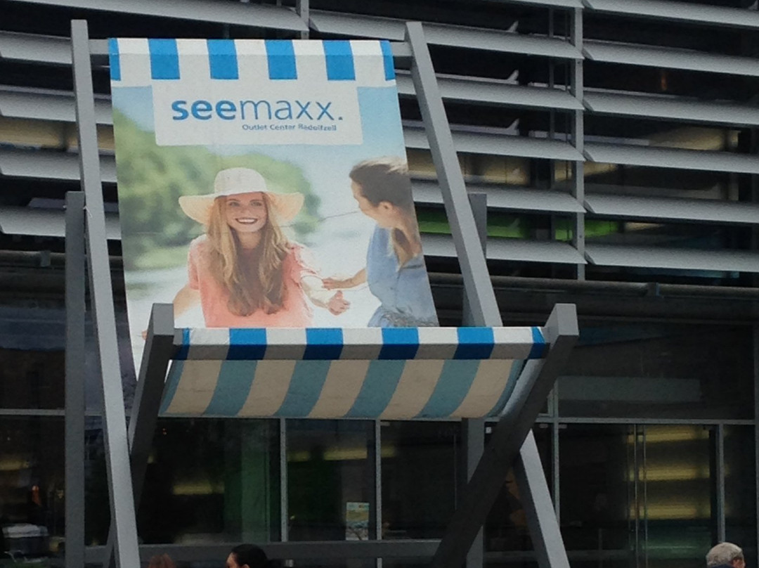 seemaxx Outlet Center景点图片