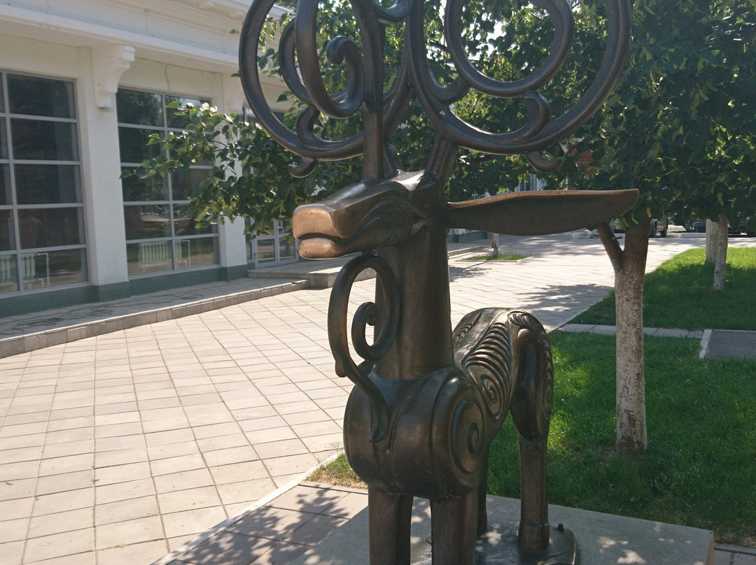 Sculpture Sarmatskiy Olen景点图片
