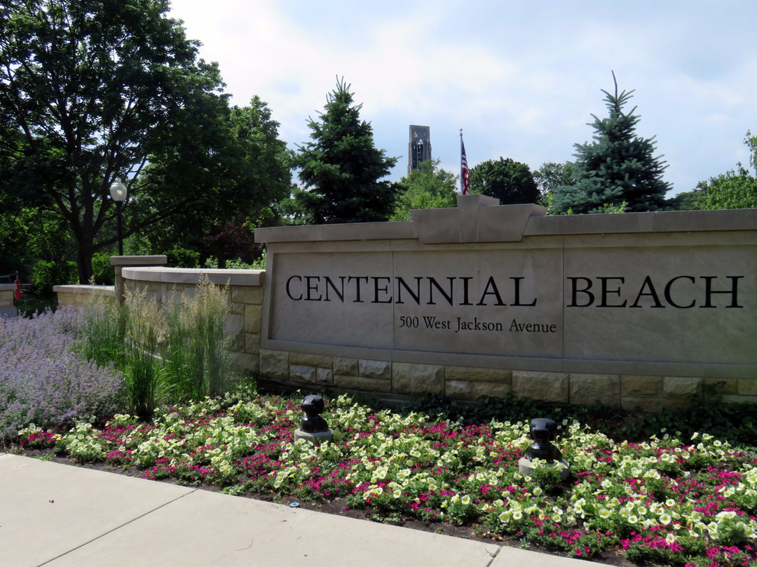 Centennial Beach景点图片