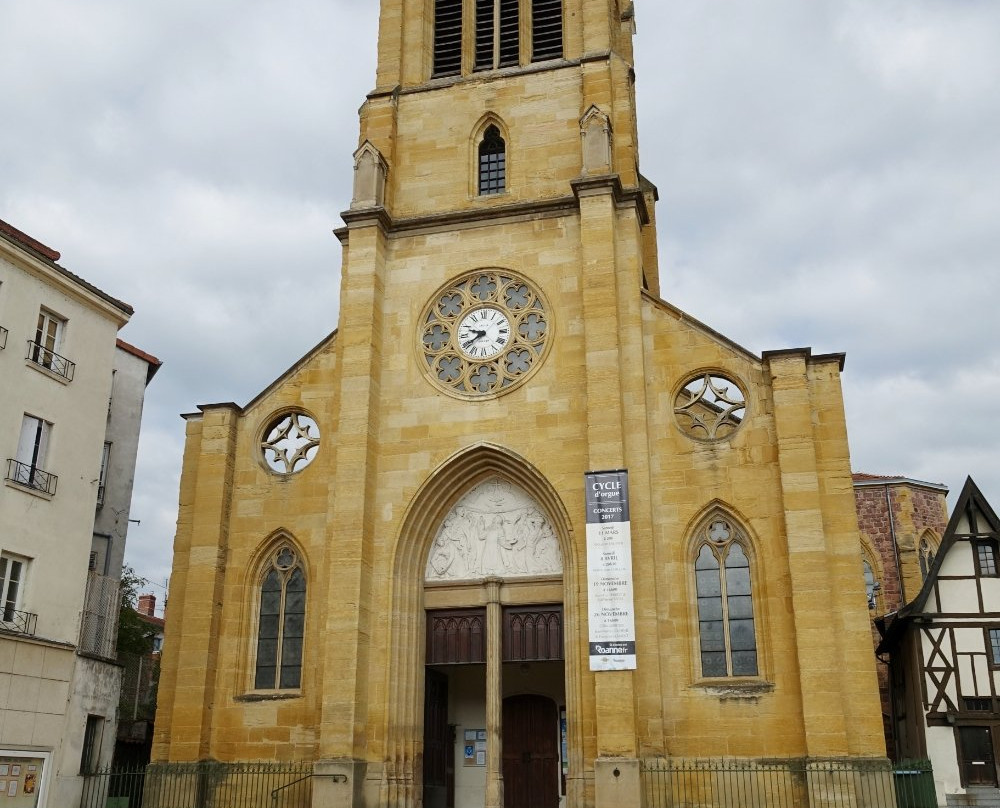 Eglise Saint-Etienne-罗阿讷必去景点