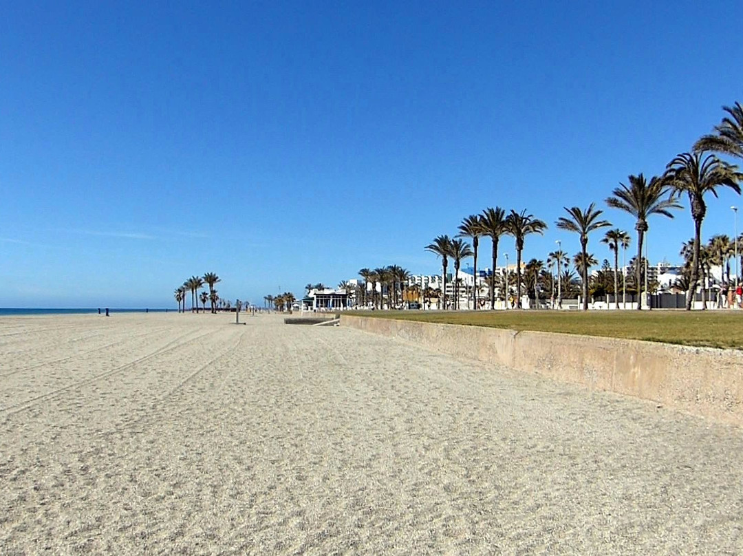 Playa de La Bajadilla景点图片