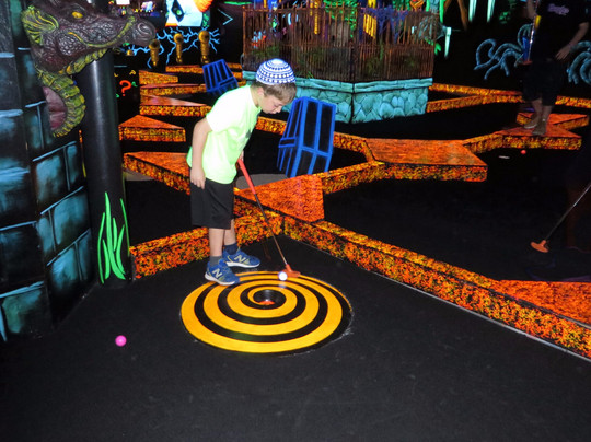 Monster Mini Golf-爱迪生必去景点