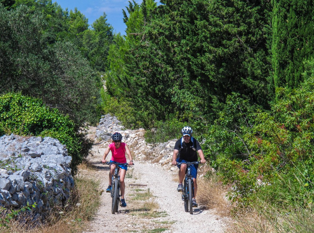 Korcula Outdoor Experience景点图片