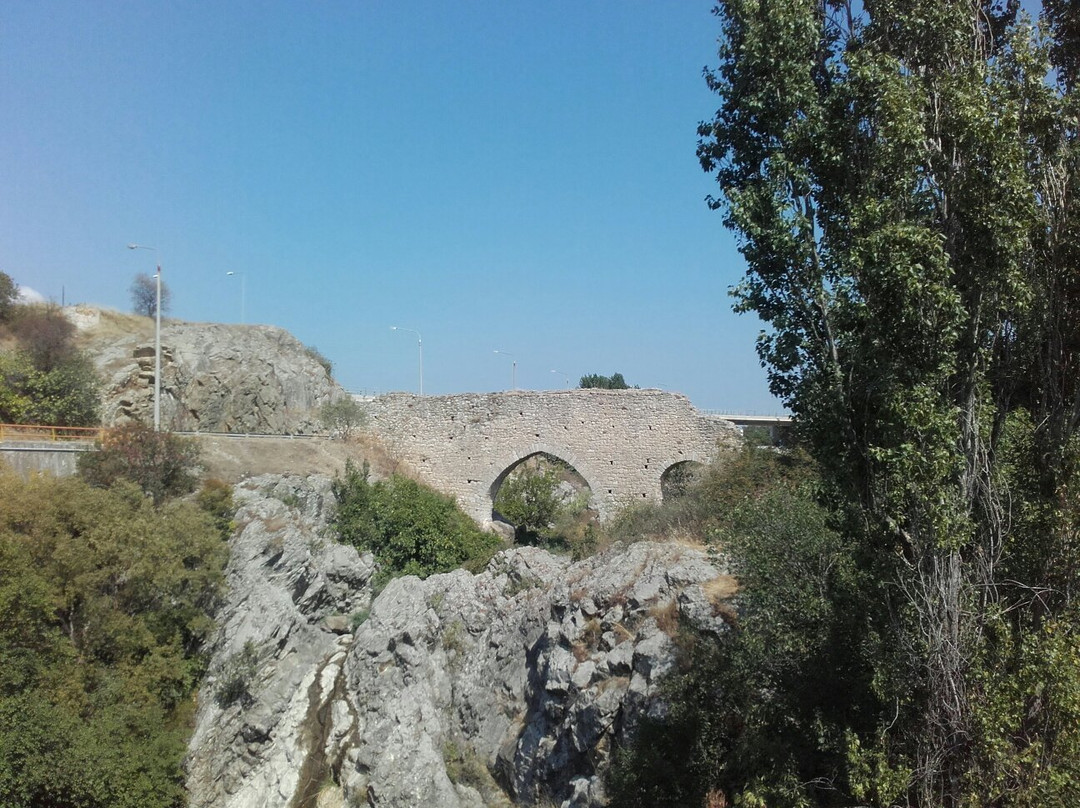 Aqueduct of Feres景点图片
