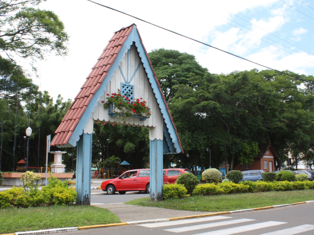 Igrejinha旅游景点-Praca Dona Luisa