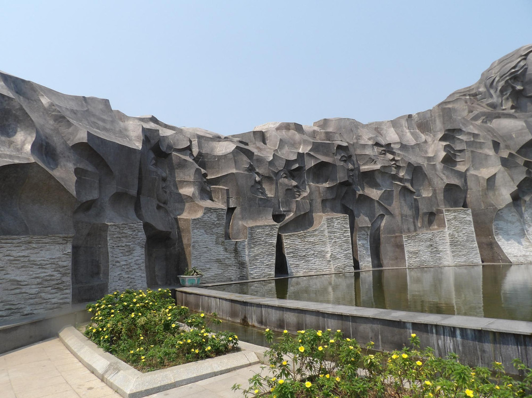 The Vietnam's Heroic Mother Statue景点图片
