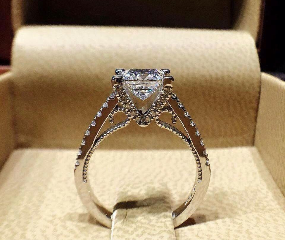 Gulzar Jeweller-坎多林必去景点