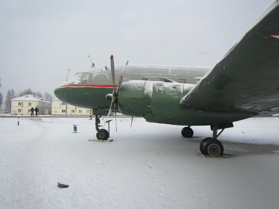 Airplane Monument Partisan Airfield Il-14T-Begoml必去景点