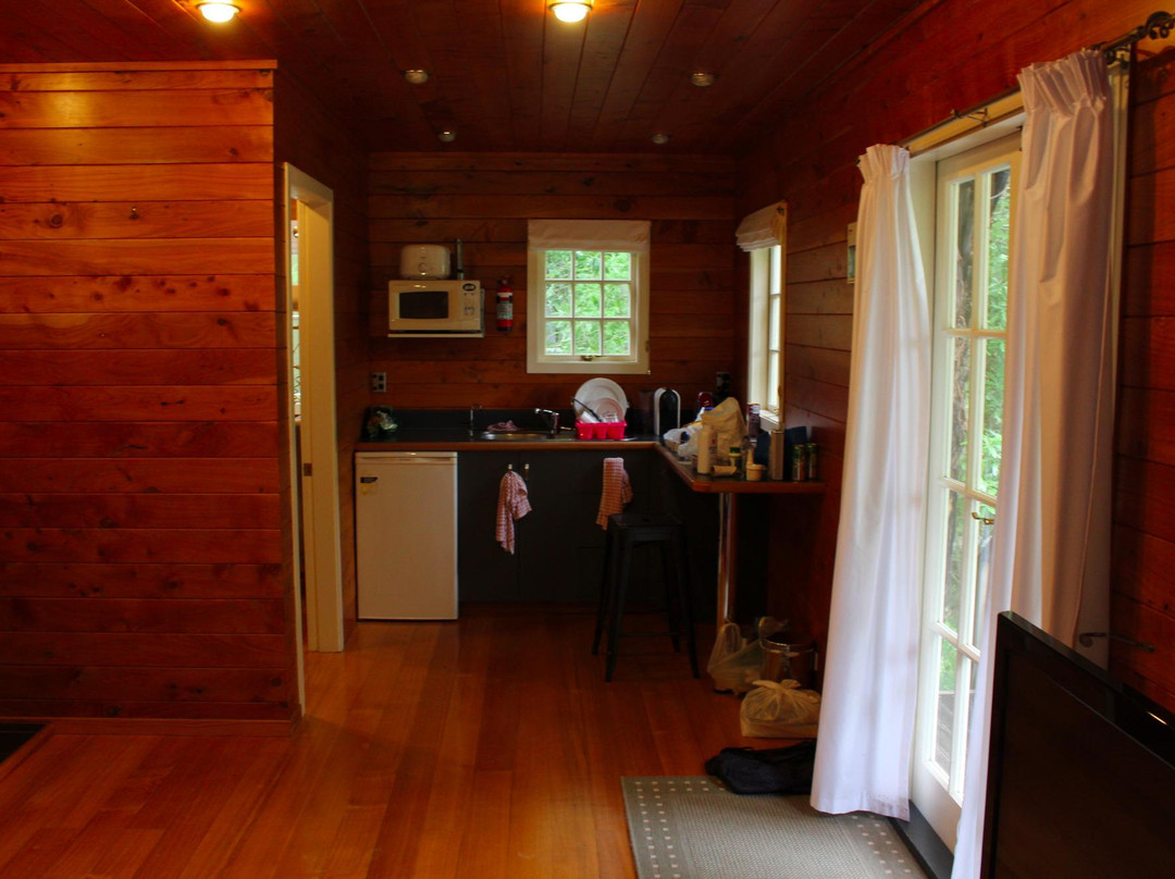 Ahiawa Chalets Limited主图