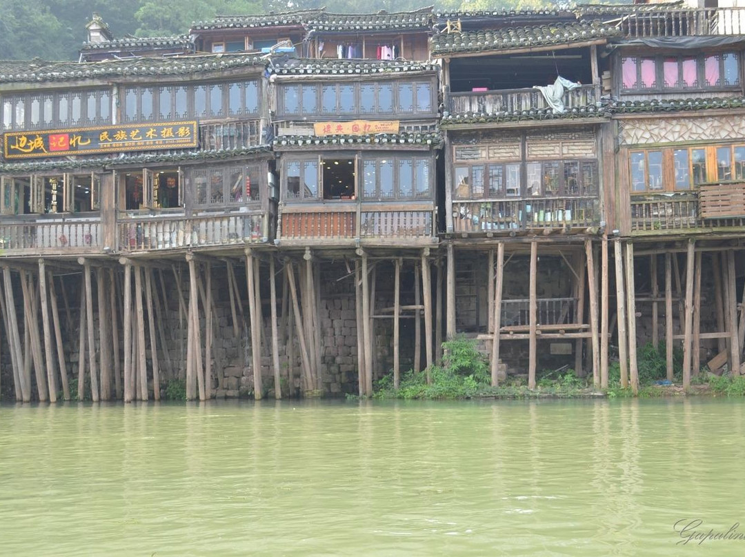 回龙阁吊脚楼景点图片