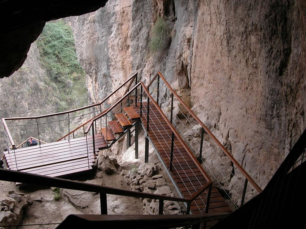 Cieza旅游景点-Cueva La Serreta