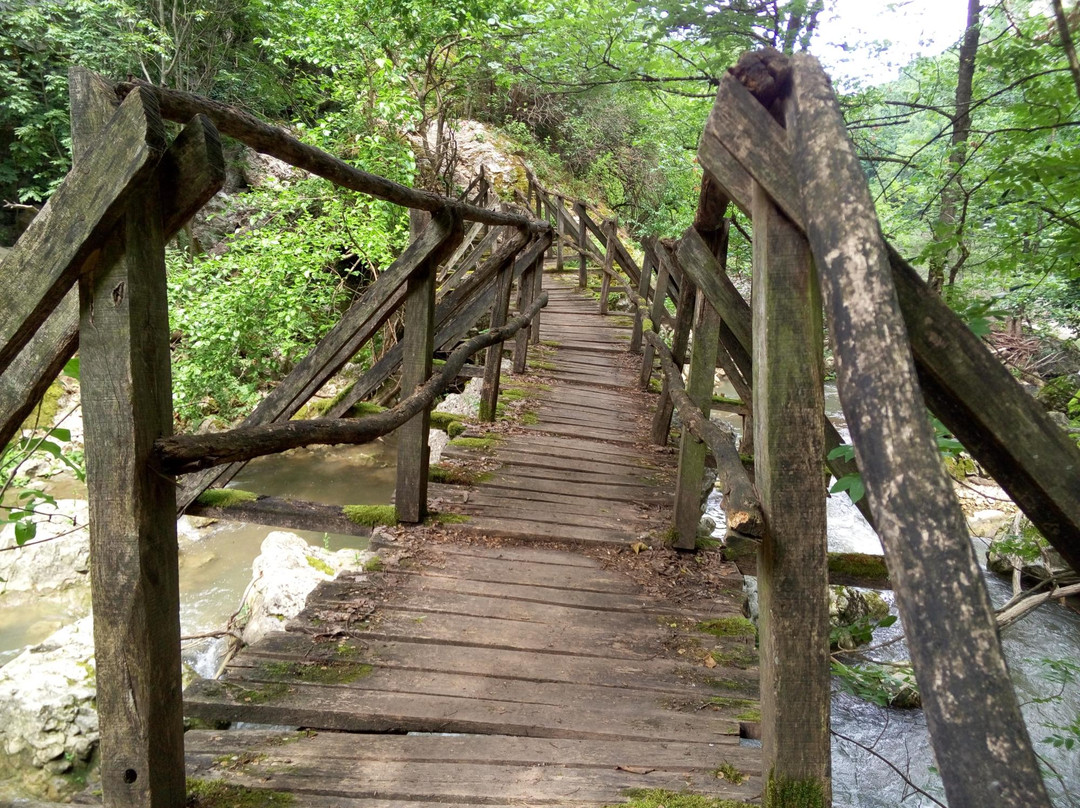 Emen Waterfall and Canyon-Emen必去景点