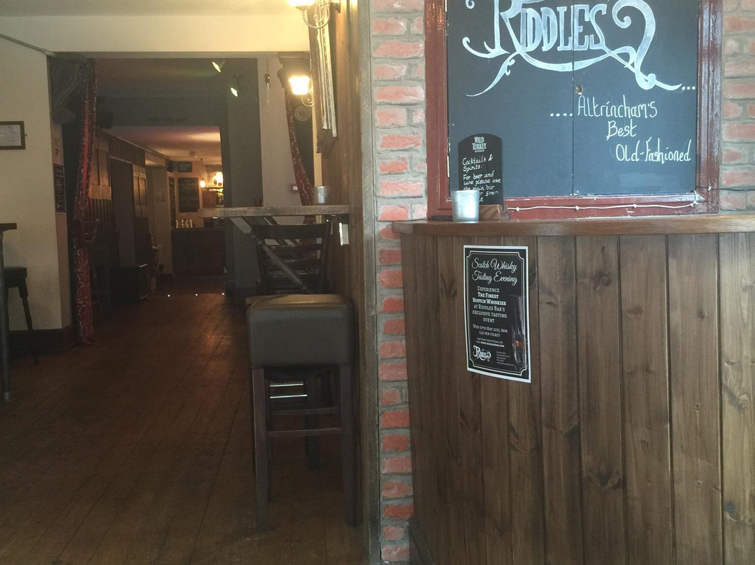 Riddles Bar