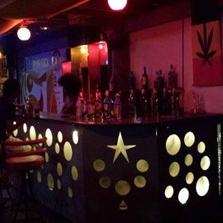 Jamrock Bar Railay-莱利海滩必去景点