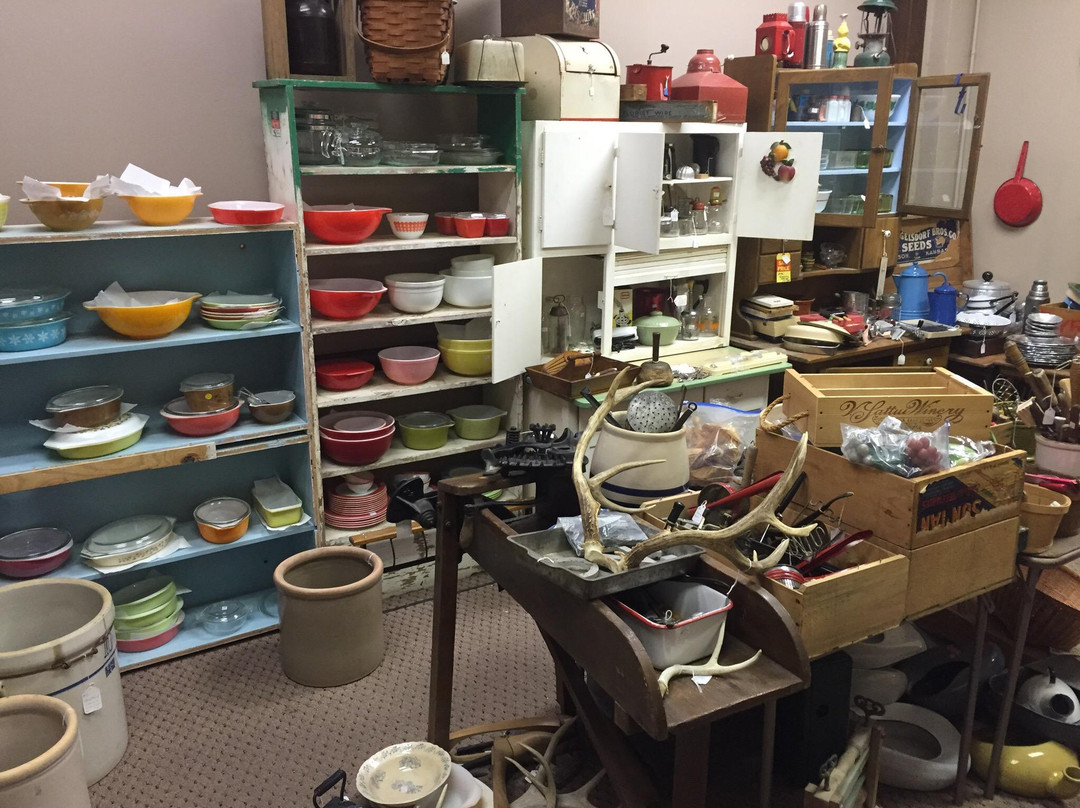 Poehler Antique Mall-恩波里亚必去景点