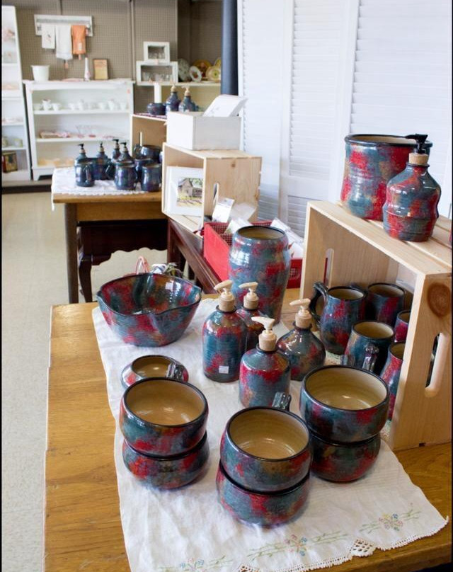 Elizabeth & Company Resale Treasures-Clarkesville必去景点