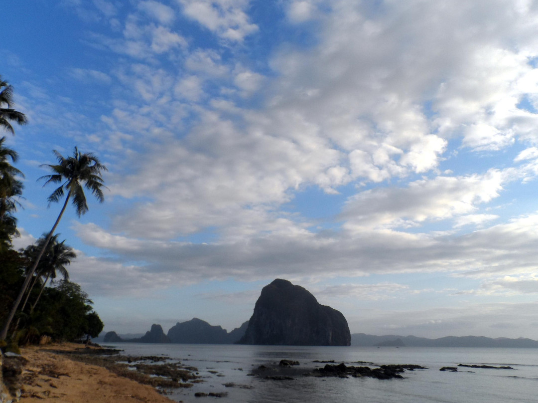 Marimegmeg Beach景点图片