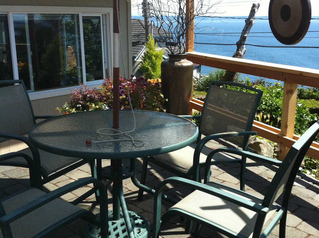 Three Tree Point Bed and Breakfast主图