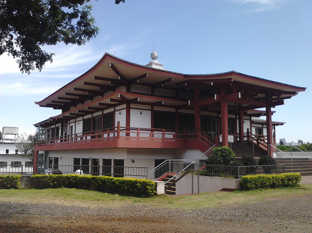 Templo Budista Jodoshu Nippakuji de Maringa-Maringa必去景点