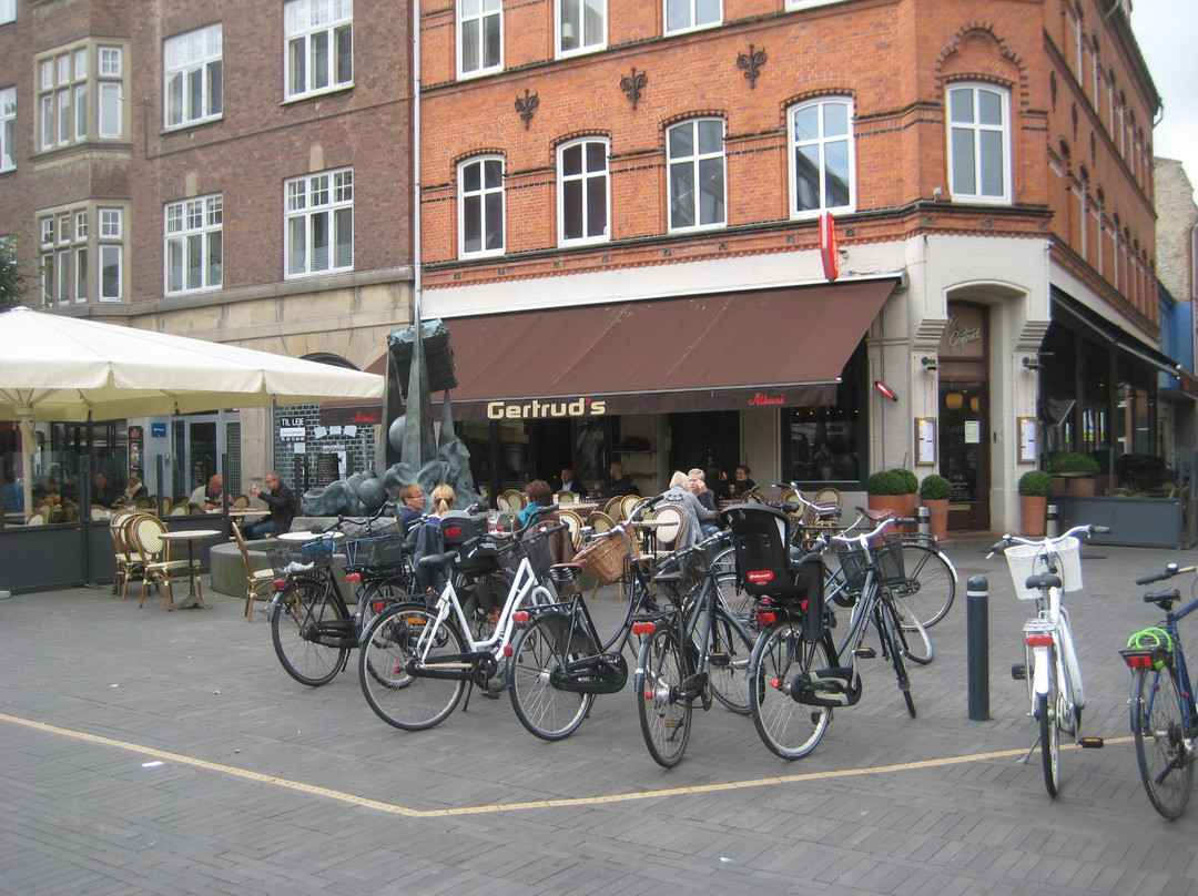 The Flying Suitcase-欧登塞必去景点