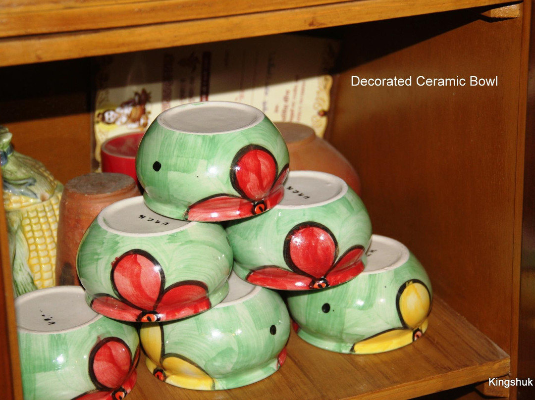 U.P. Ceramics & Handicrafts景点图片