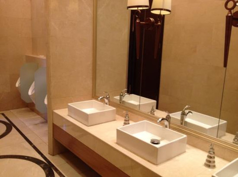 宜昌富力皇冠假日酒店(三峡游客中心伍家岗万达广场店)主图