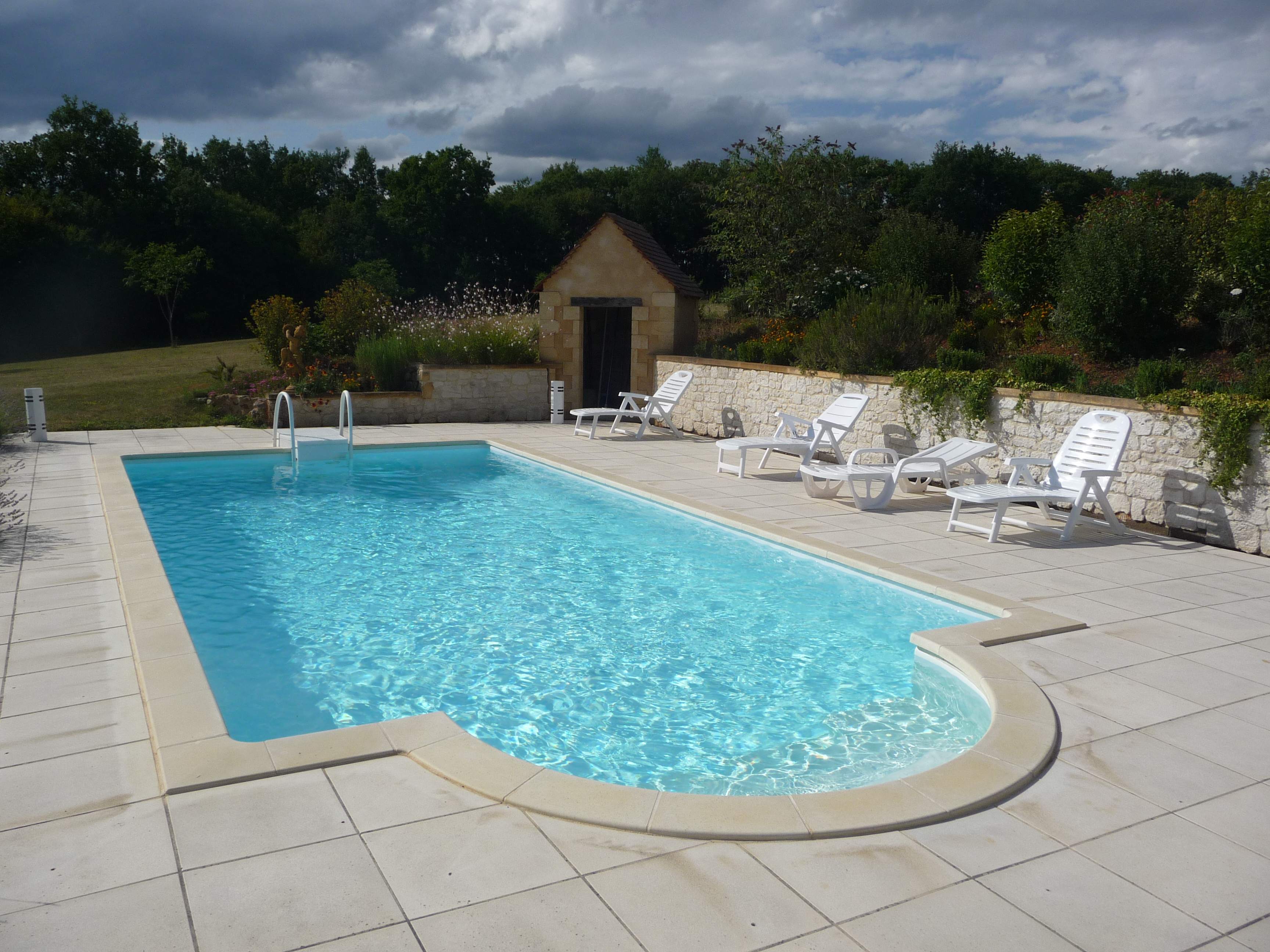 Domaine des Mathivies-泳池