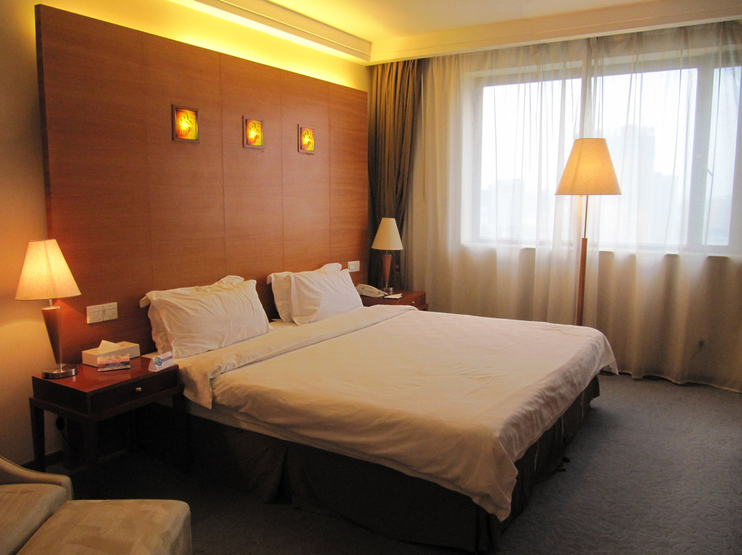 华阳广场国际大饭店主图