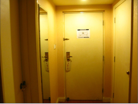 一百假日酒店主图