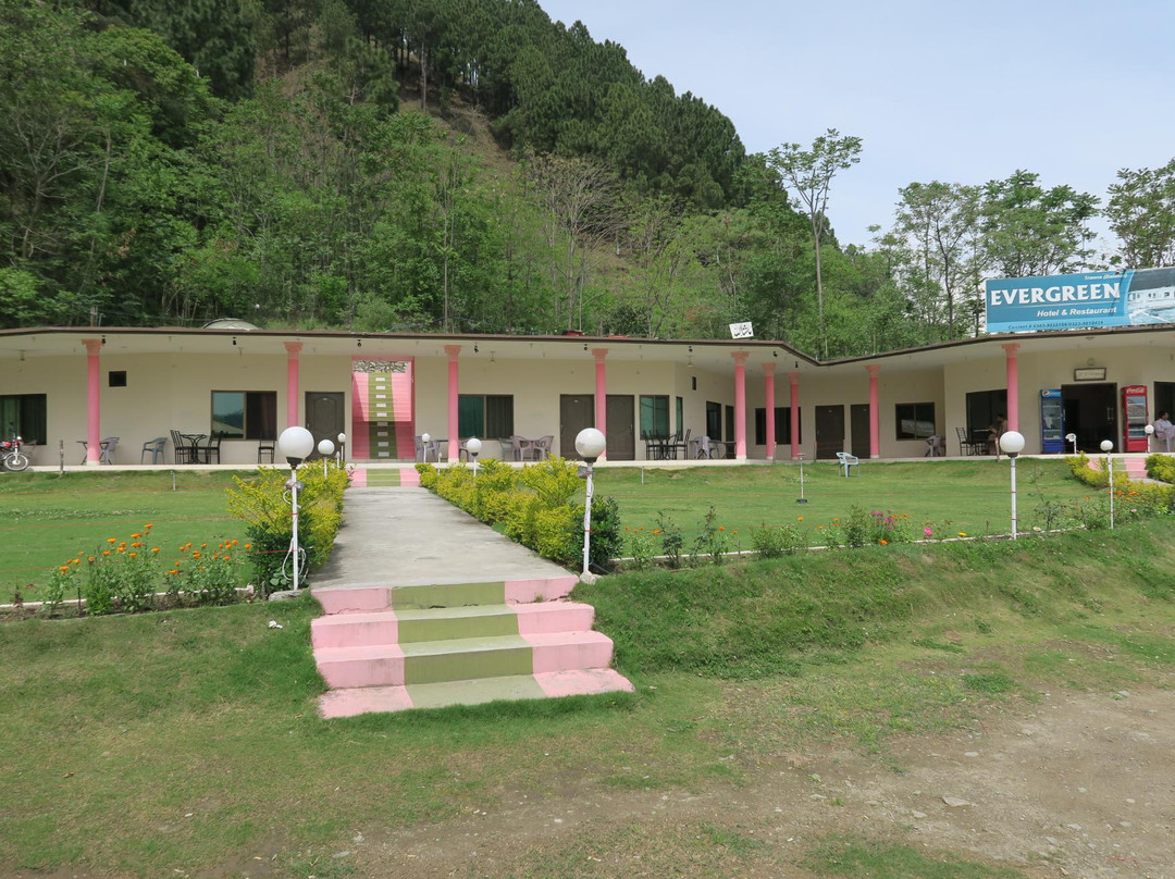 Ever Green Hotel & Restaurant