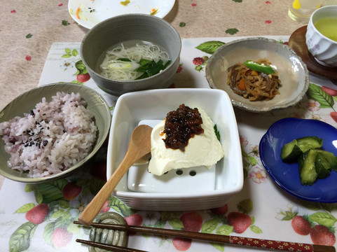 古民家でくつろぐ さかね