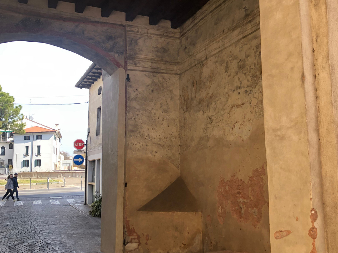 Porta Monticano-科内利亚诺必去景点