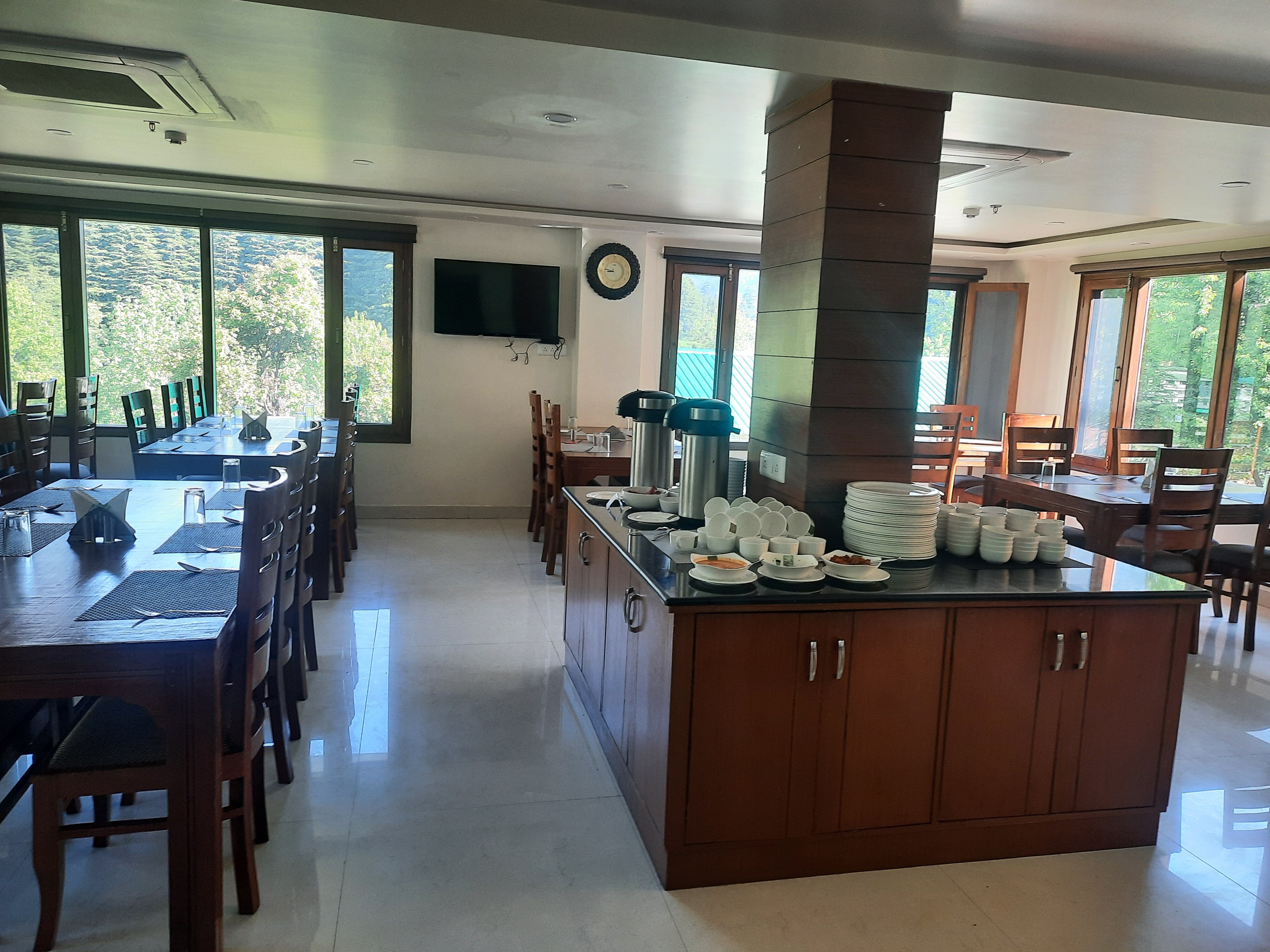 Ashapuri Residency Hotel & Spa - A Centrally Heated and Air Conditioned Hotel-餐饮