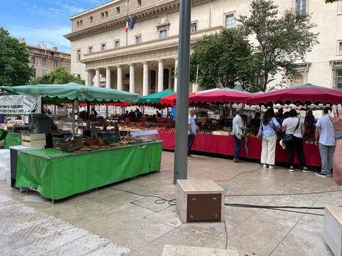 农贸市场-普罗旺斯必去景点