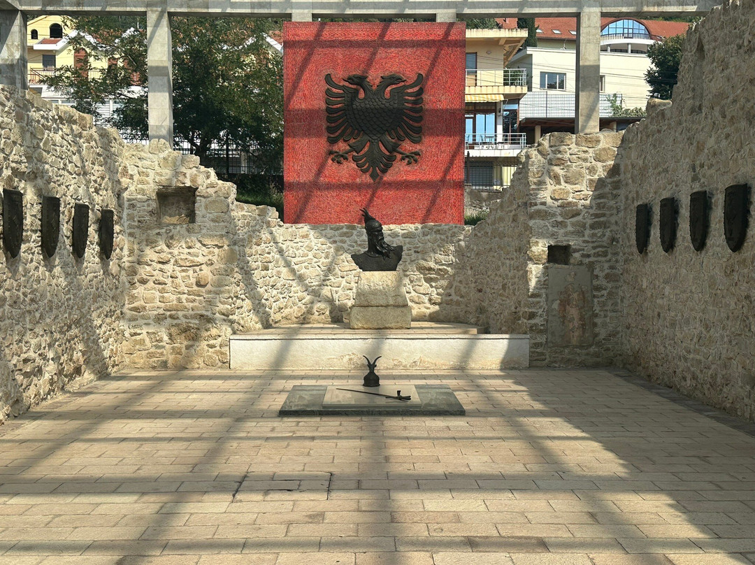 Skenderbeg Tomb-Lezhe必去景点