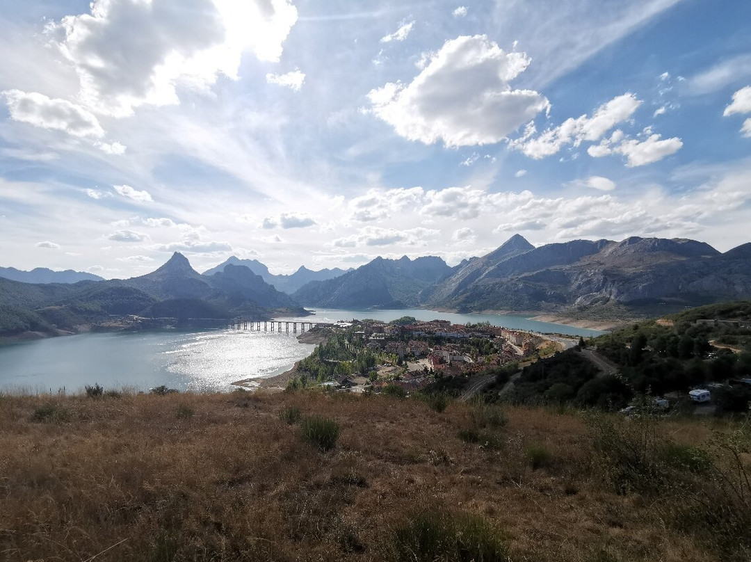 Embalse De Riaño景点图片