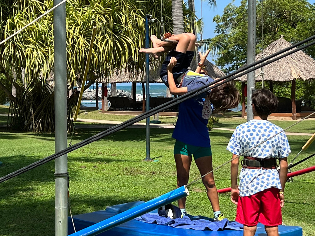 伊斯塔帕地中海度假村主图