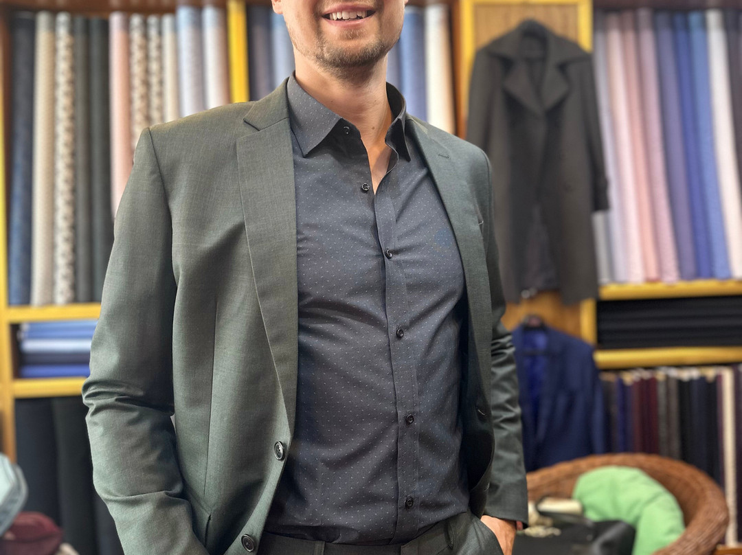 Royal King International Suits-查汶海滩必去景点