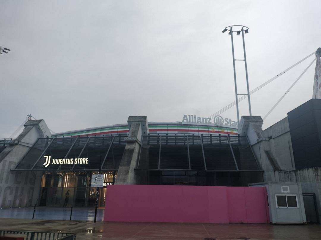 Area 12 Shopping Center景点图片